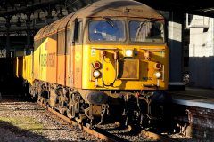 56 302 "PECO" powers out of Newcastle 160125