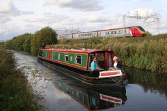 Grand Union Canal at Ansty with Voyager
